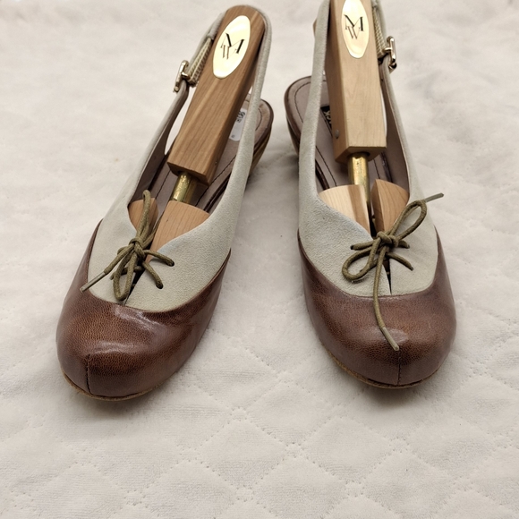 Elegant Brown and Cream Women's Heels - Picture 1 of 12